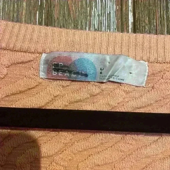 EUC FREE PEOPLE BEACH CROPPED CARDIGAN - Picture 2 of 4